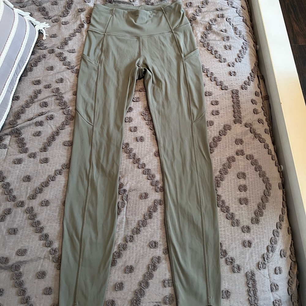 Lululemon high waisted size 4 leggings green